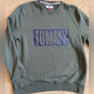 Men’s Tommy Hilfiger crew neck.